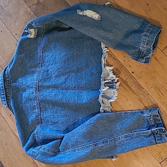 NEW! Pretty Little Thing Denim Jacket - Picture 6 of 6